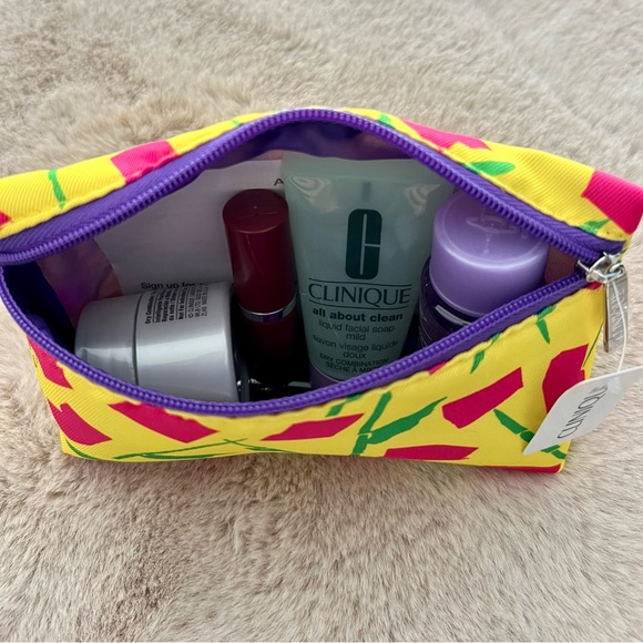 Clinique Makeup and Skincare Set - Picture 2 of 9